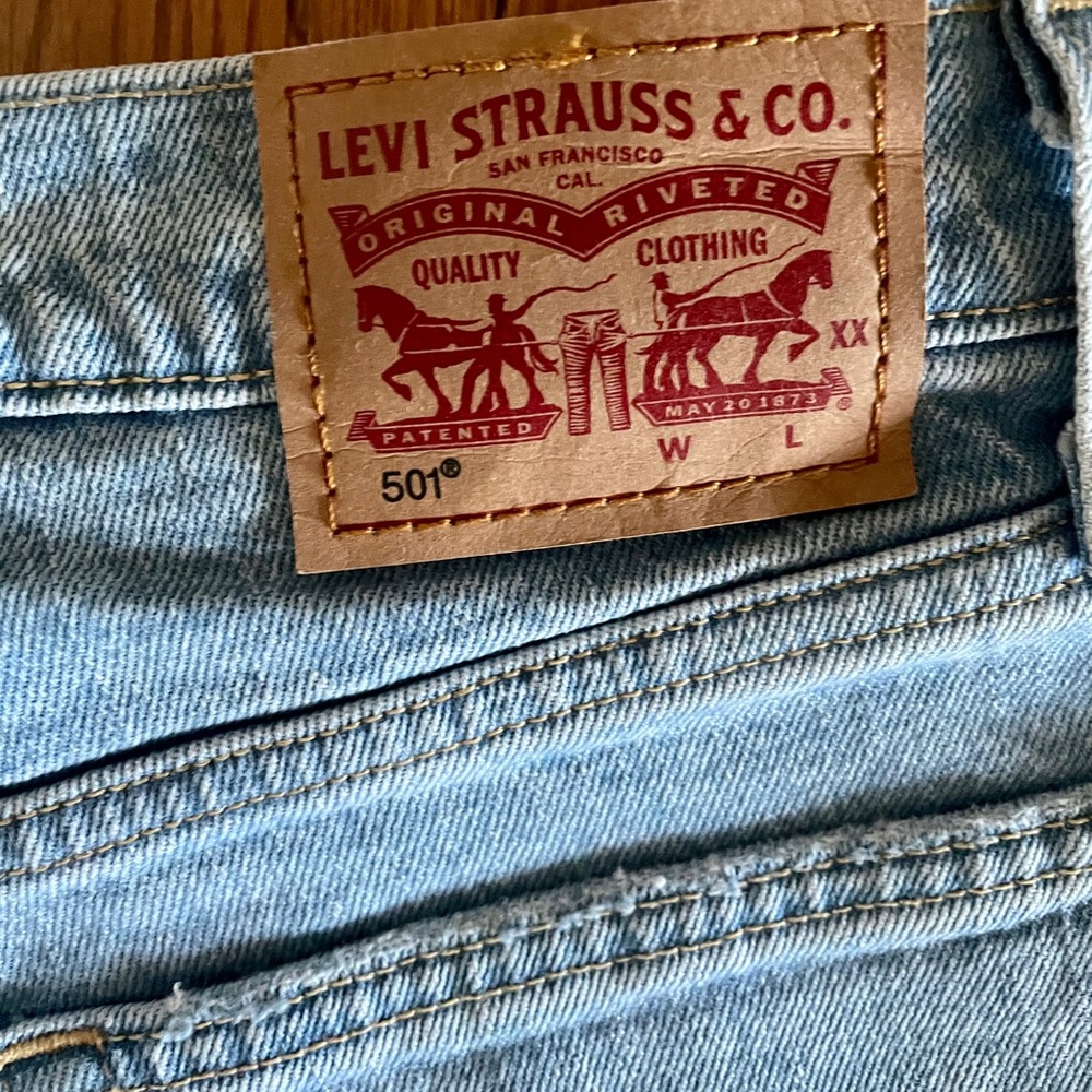 Levi’s 501 Women’s Jeans